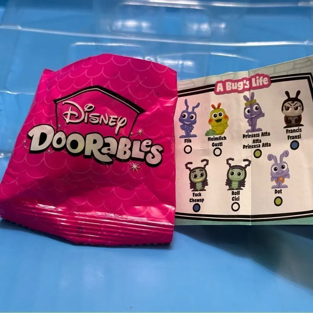 Disney Doorables Heimlich mini figure